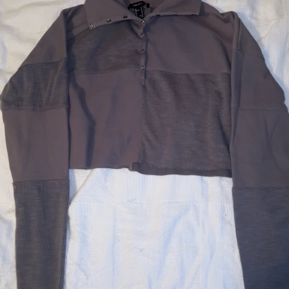 Heather Gray Cropped Button-Up